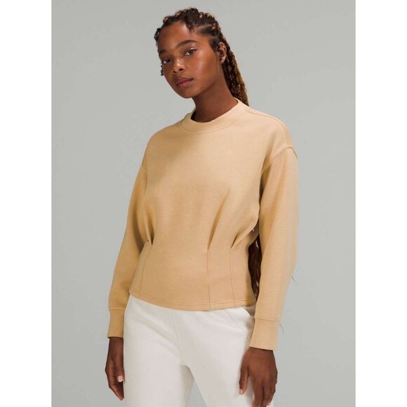 NWT Lululemon Gathered Waist Crew Pullover Sz 8 - Picture 1 of 4